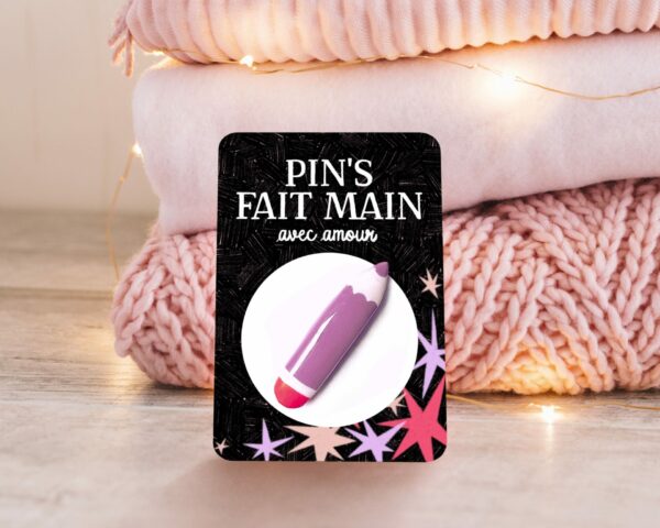 Pin's fait main ✶ Crayon